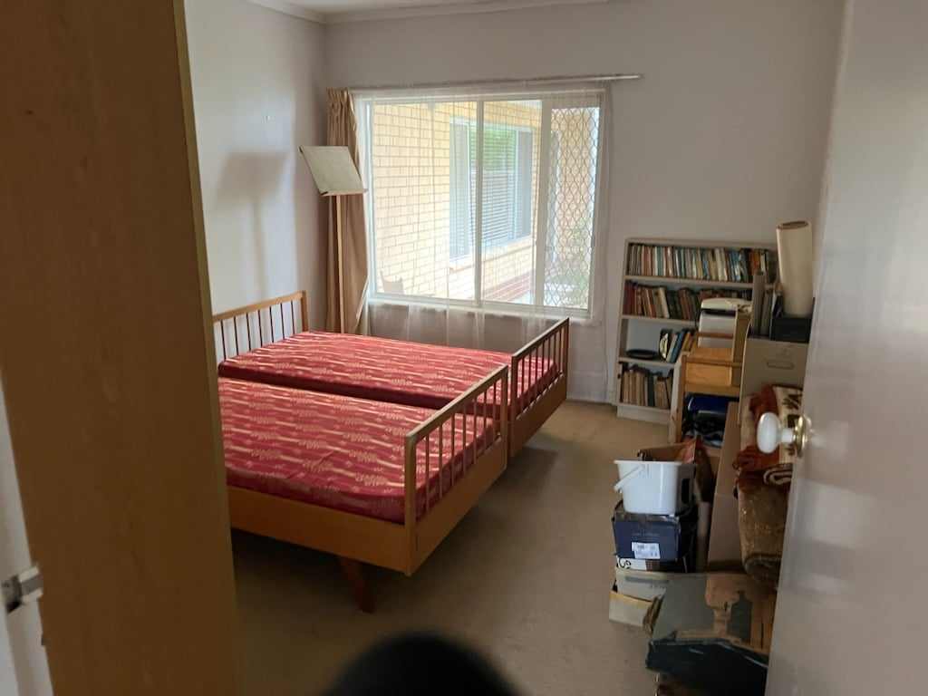 Bedroom Furniture removal in Adelaide (beds, desks, draws, cabinets) Bedroom Furniture removal in Adelaide (beds, desks, draws, cabinets)