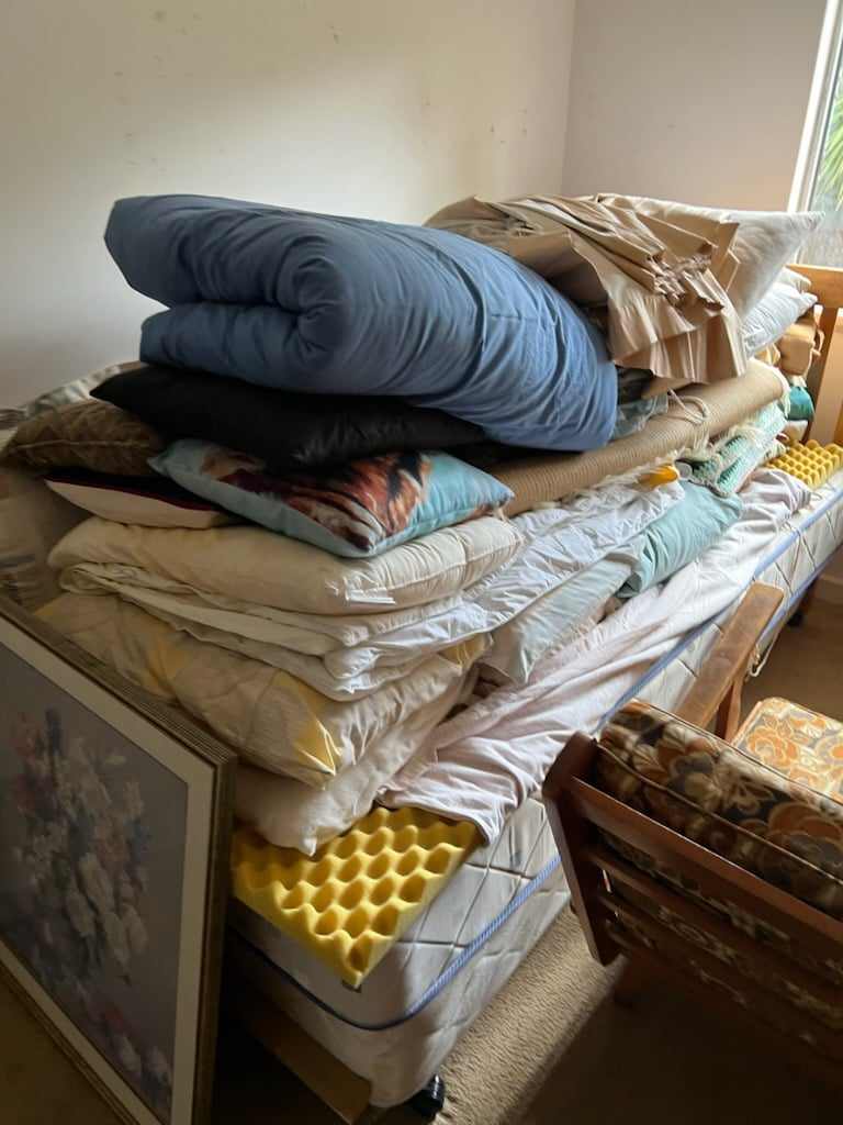 Bedroom furniture and bedding removal & disposable in Adelaide Bedroom furniture and bedding removal & disposable in Adelaide